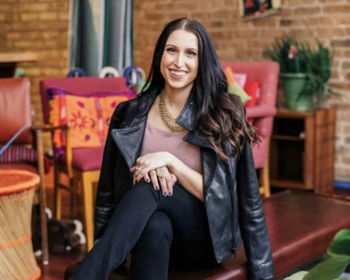 Chicago Travel Blogger Visits Festival Country